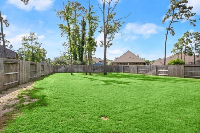 Building Photo - 16711 Arboleda Dr