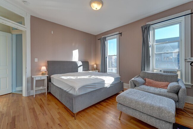 Building Photo - 119 Olive St