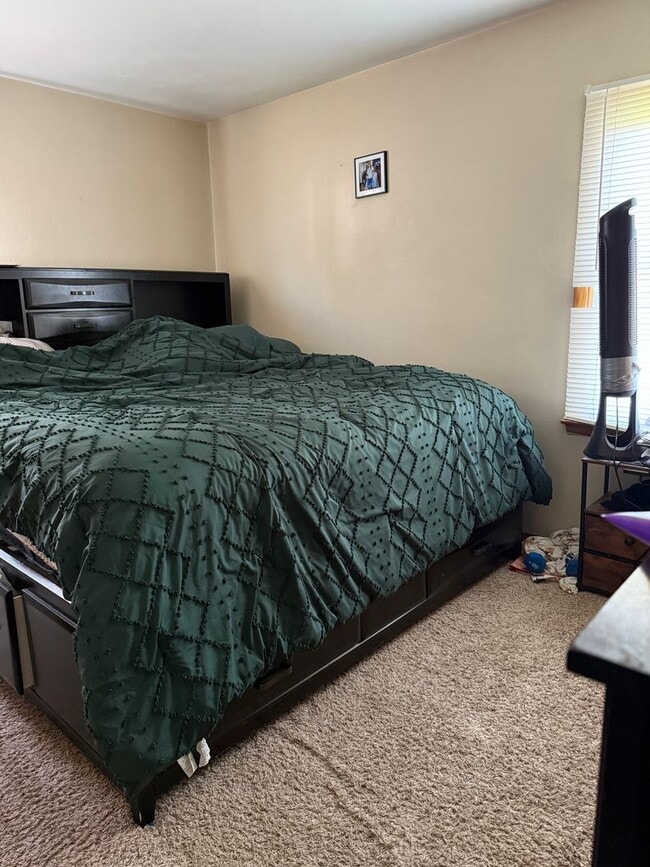 Building Photo - 3 Bedroom, 1 Bathroom House located in Was...