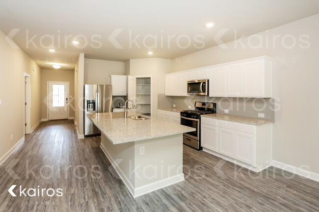 Building Photo - 6727 Tiger Pointe Dr.