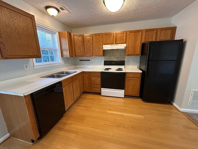 Building Photo - 9917 W Midland Way
