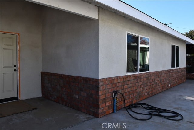 Building Photo - 917 W Flora St