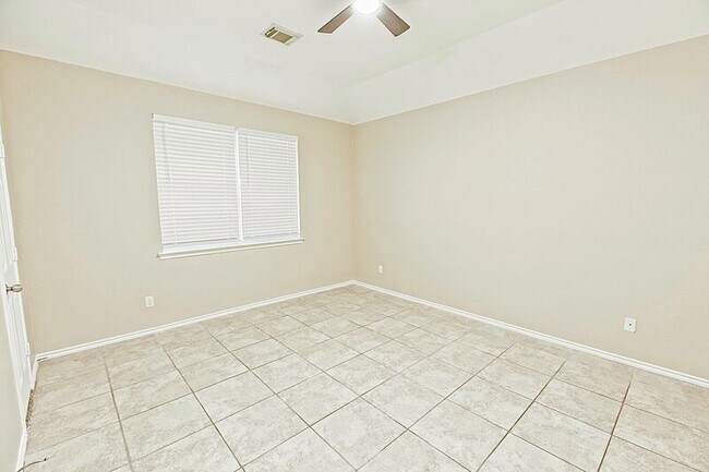 Building Photo - 4009 Hidden Meadow Ct