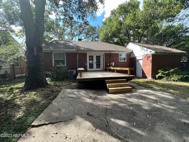 Building Photo - 1123 Brierfield Dr