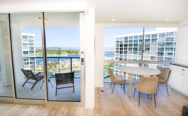 Building Photo - 1720 Avenida Del Mundo