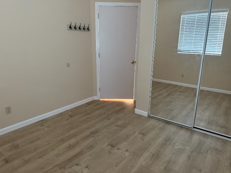 Building Photo - 2 Horst Ave