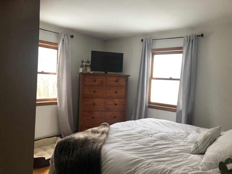 Building Photo - 27 Ashdown Rd