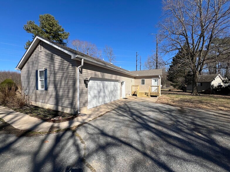 Building Photo - 4001 McColley Rd