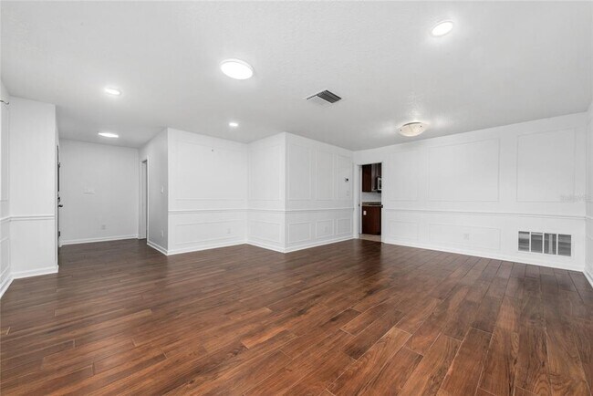 Building Photo - 3175 Lake Anderson Ave