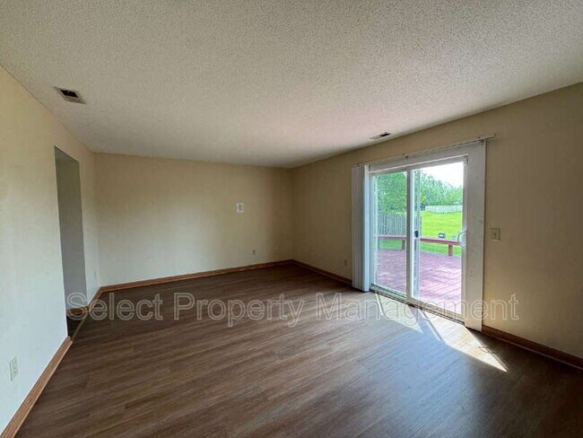 Building Photo - 8422 Lionsgate Run
