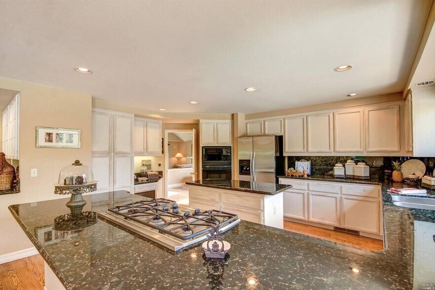 Building Photo - 352 Troon Ct