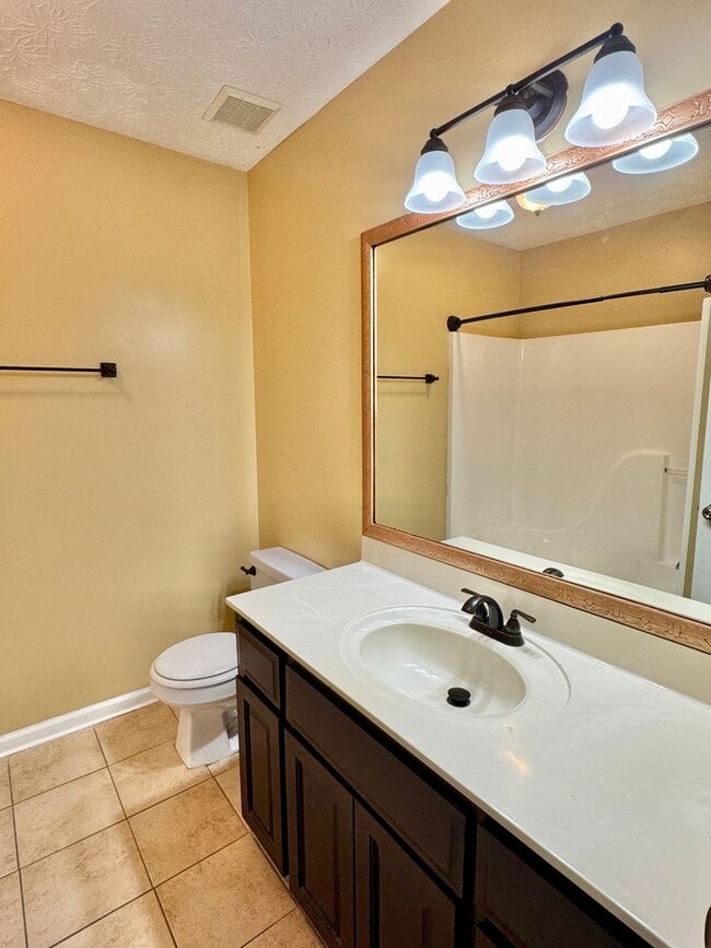 Building Photo - Modern 3-Bedroom Beauty in East Montgomery