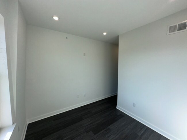 Building Photo - 4125 Westminster Ave