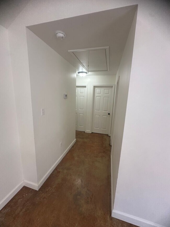 Building Photo - 42663 Edgewater Ln