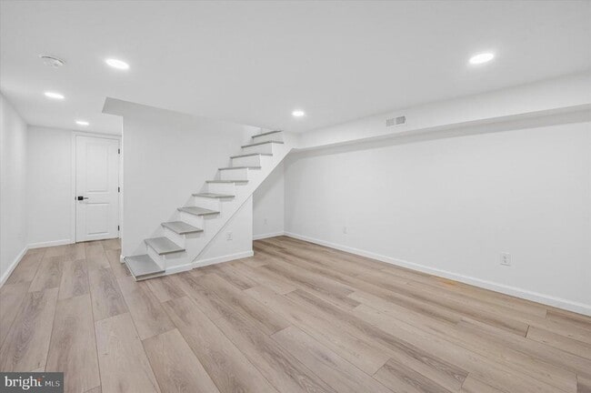 Building Photo - 4822 Ogle St