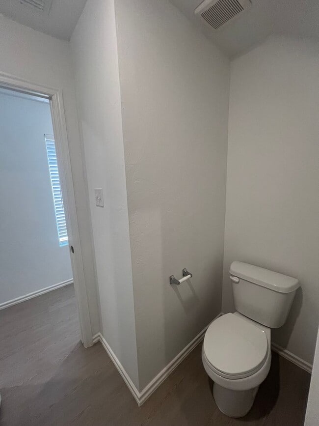 Building Photo - REDUCED RENT!!! Available Now! 4-Bedroom, 3-bath home in OKC!