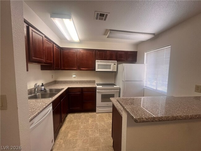 Building Photo - 4972 River Glen Dr