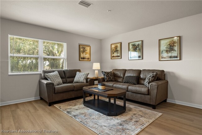 Building Photo - 260 Spanish Moss Cir