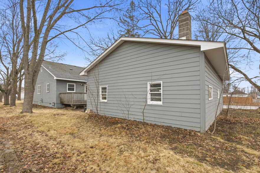 Building Photo - 355 Central Ave N