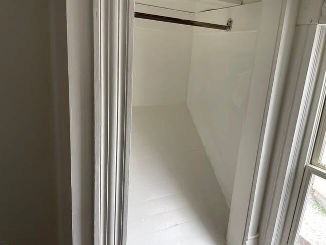 Building Photo - 413 E Garfield Ave