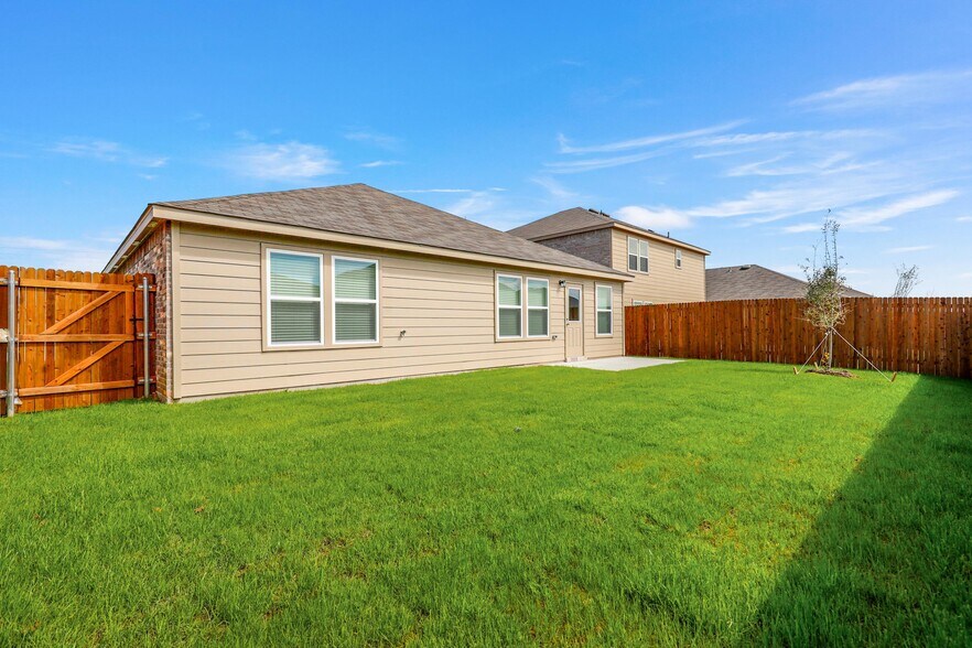 Building Photo - 4433 Benham Dr
