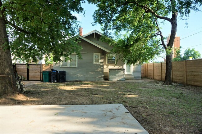 Building Photo - 3 Bed 1.5 Bath in Pleasant View Addition NW OKC