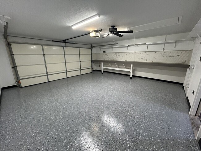 Building Photo - 2312 W Birch St