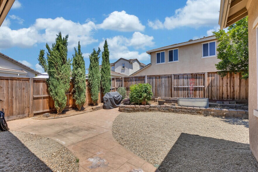 Building Photo - 10159 Festa Ct
