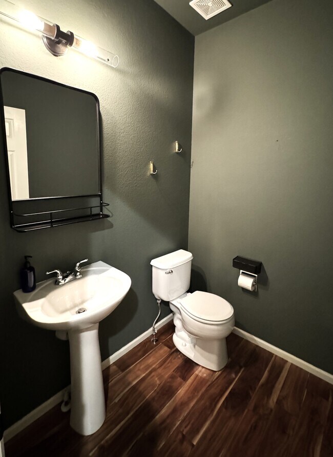 Building Photo - 8359 Liverpool Cir