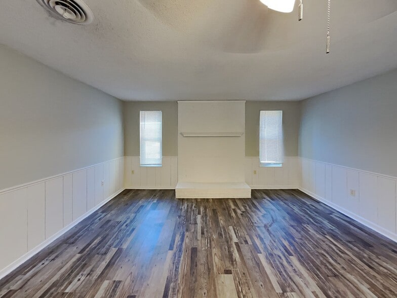 Building Photo - 7390 Isherwood Rd