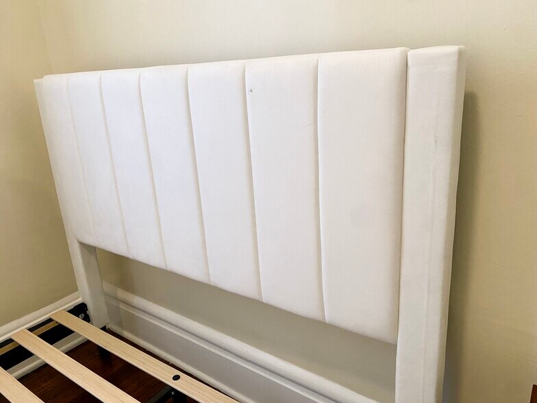 Building Photo - 1374 Neil Ave