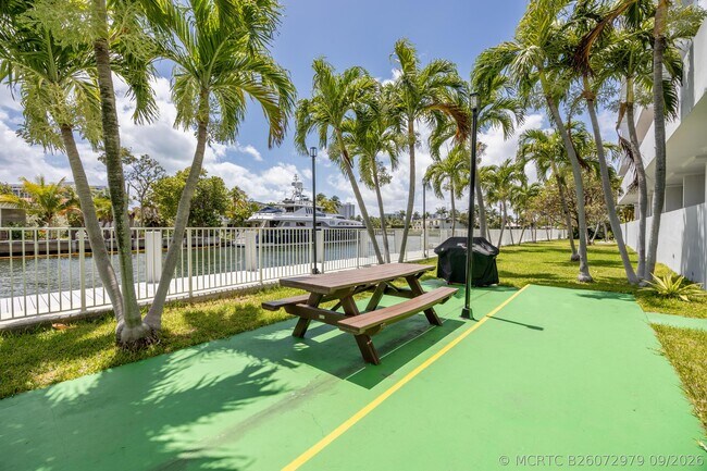 Building Photo - 137 Golden Isles Dr
