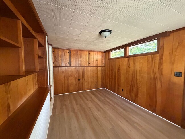 Building Photo - 1312 Ridge Rd