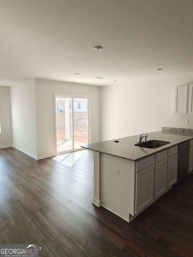 Building Photo - 537 Pemberton St