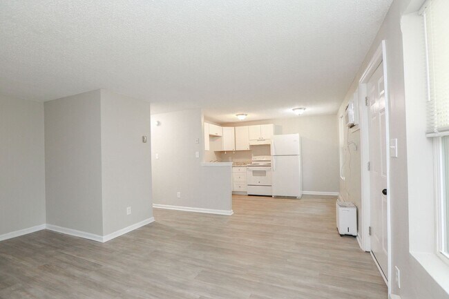 Building Photo - 1250 Pall Mall St