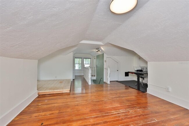 Building Photo - 340 Moffett Ct N
