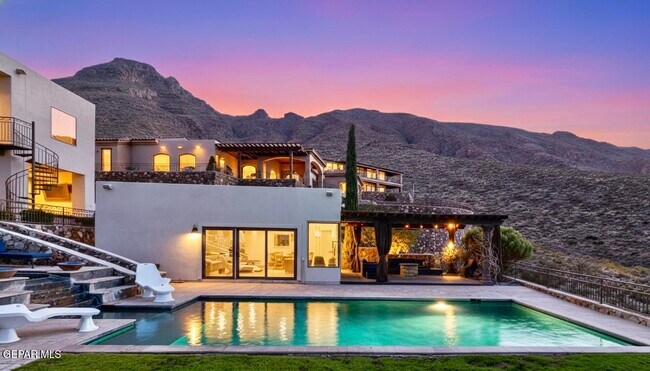 Building Photo - 444 San Clemente Dr