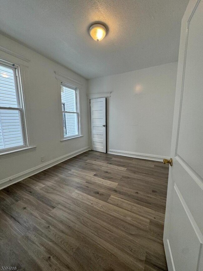 Building Photo - 205 N Clinton St