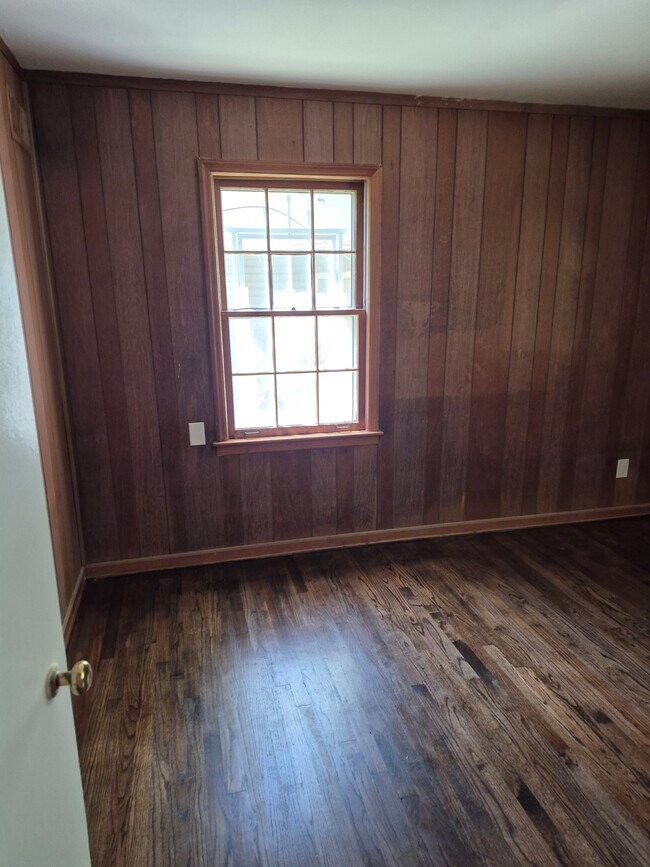 Building Photo - 3806 Blue Jay Rd