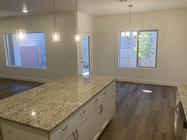 Kitchen and nook - 498 S Stewart Creek Cv