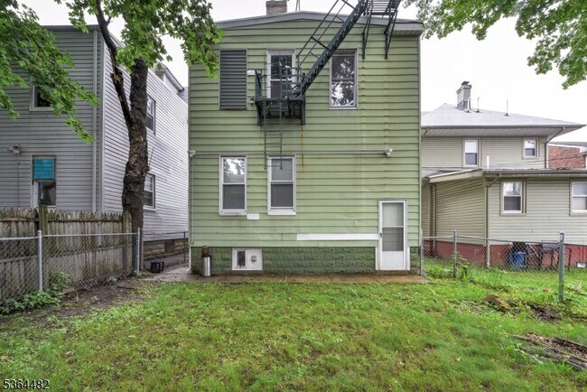 Building Photo - 24 Eckert Ave