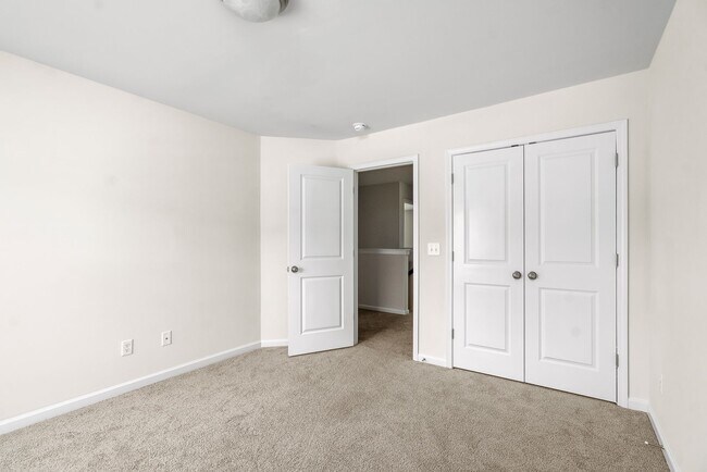 Building Photo - 755 Justify Lp