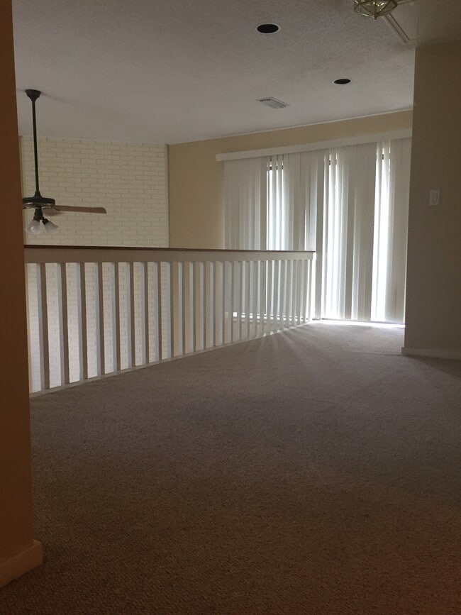 Building Photo - 214 Westbrooke Dr