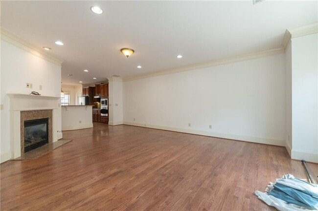 Building Photo - 2771 Durham Dr NE
