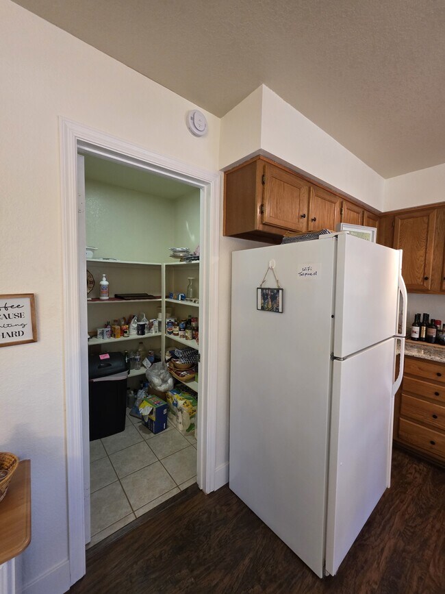 Building Photo - 7507 Tall Pine Dr