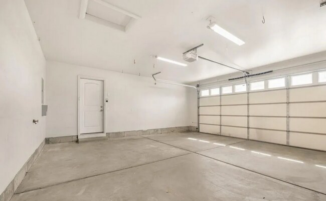 Building Photo - *$200 OFF FIRST MONTH RENT! | BEAUTIFUL 3 bed, 2 bath home in the desirable Summerfield Subdivision