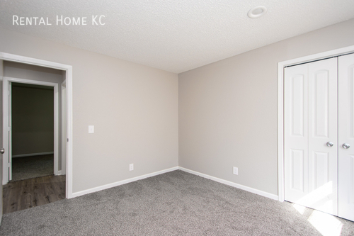 Building Photo - 1212 E Cothrell St