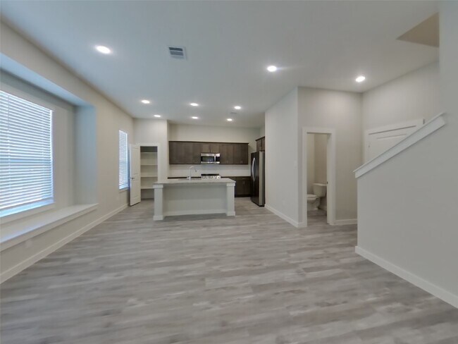 Building Photo - 22817 Terrazzo Dr