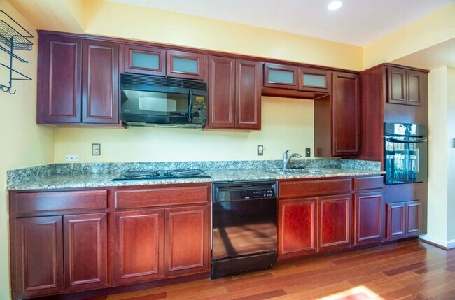Building Photo - OPEN HOUSE - Saturday August 9th - 3bd 2.5...