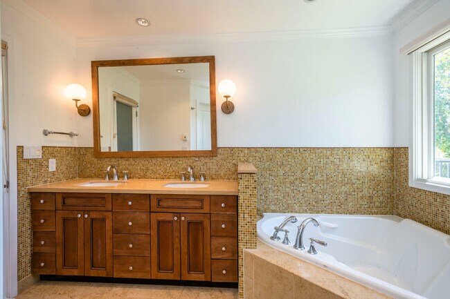 Building Photo - 920 Stagi Ct